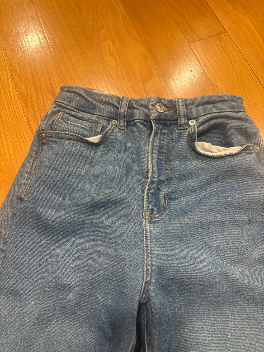 American Eagle Outfitters Straight-Leg Jeans in Medium Blue Wash - Picture 2 of 5